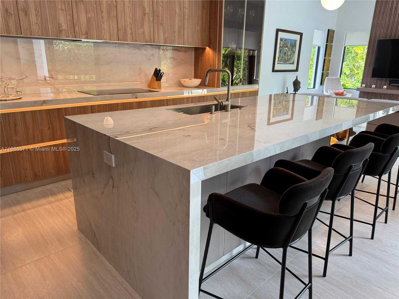 Small Image of 1515 URBINO AVE, Coral Gables Number 7