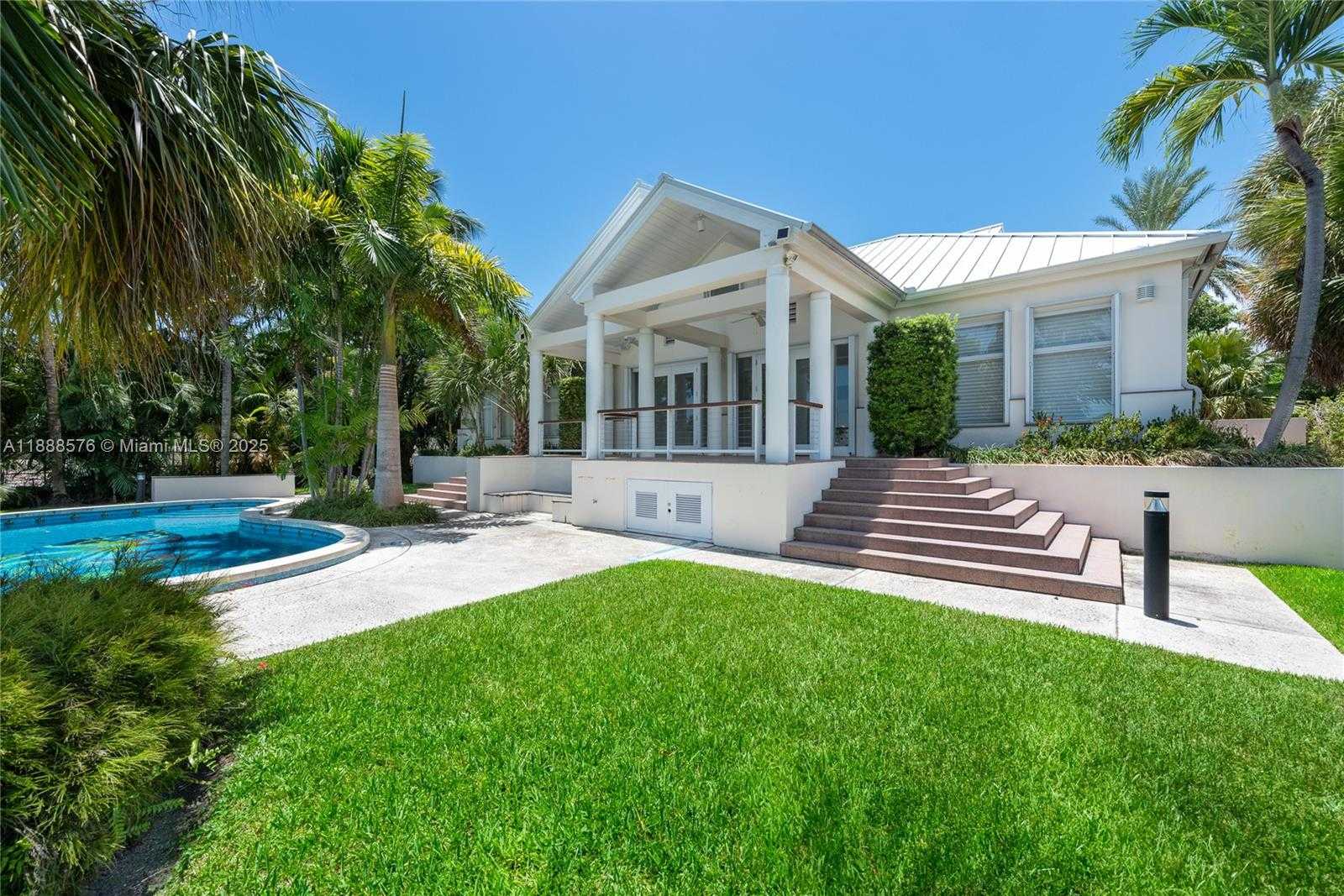Small Image of 621 NORTH MASHTA DRIVE, Key Biscayne Number 10