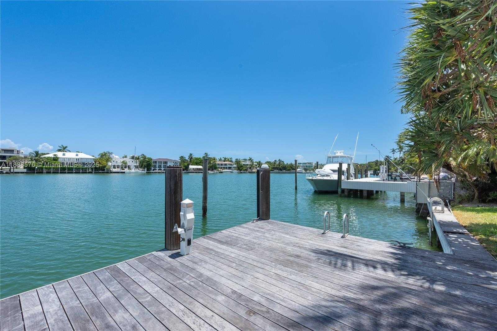 Small Image of 621 NORTH MASHTA DRIVE, Key Biscayne Number 11