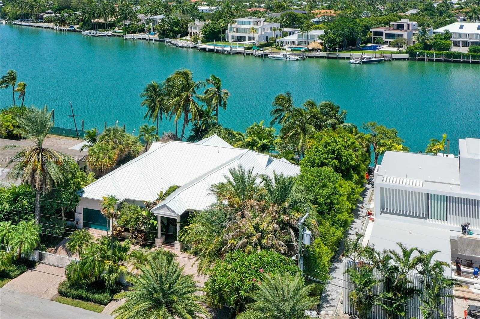 Small Image of 621 NORTH MASHTA DRIVE, Key Biscayne Number 12