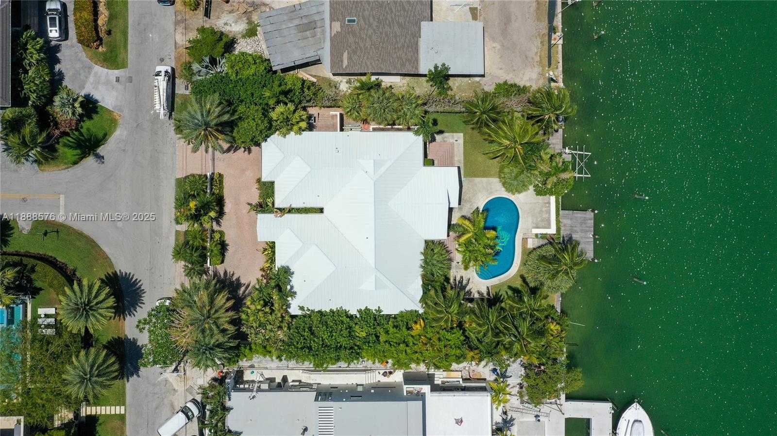 Small Image of 621 NORTH MASHTA DRIVE, Key Biscayne Number 14