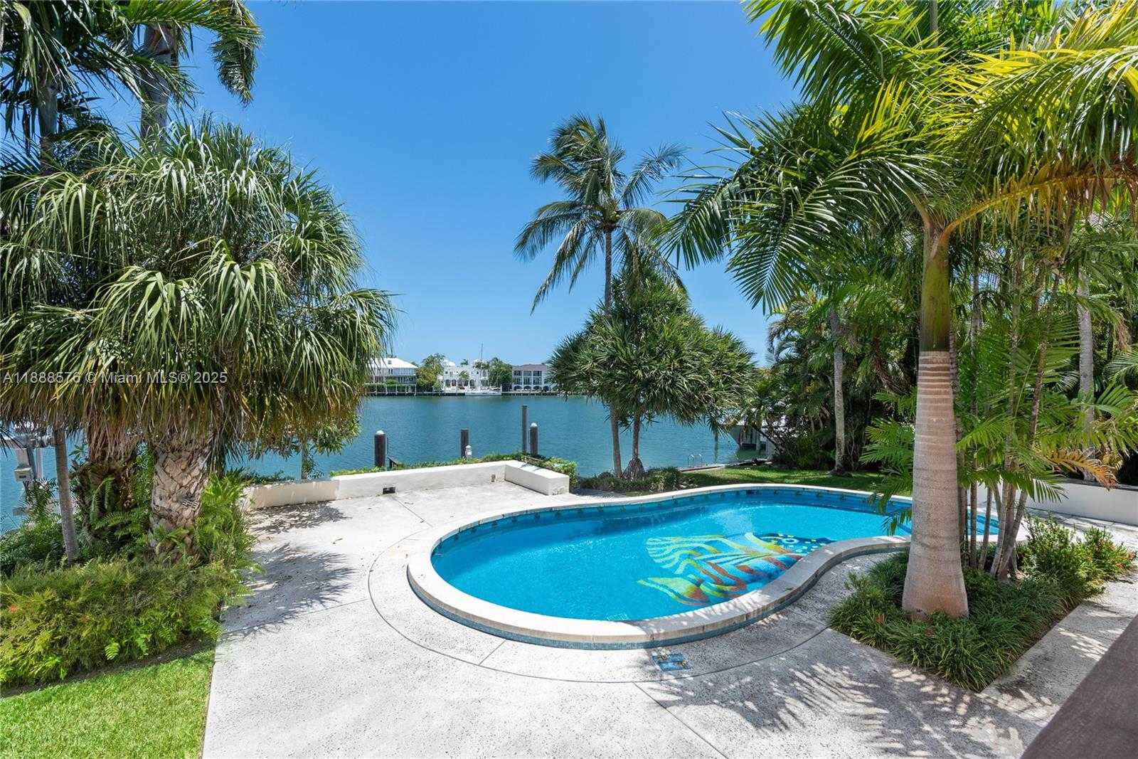 Small Image of 621 NORTH MASHTA DRIVE, Key Biscayne Number 4