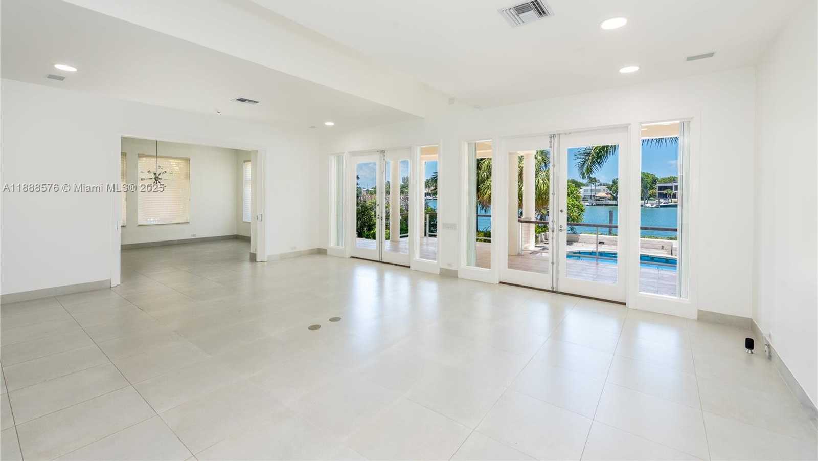 Small Image of 621 NORTH MASHTA DRIVE, Key Biscayne Number 5