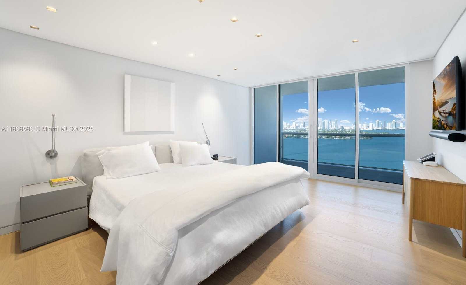 Small Image of 1900 SUNSET HARBOUR DR 2102/4 DR #2102/04/06, Miami Beach Number 11