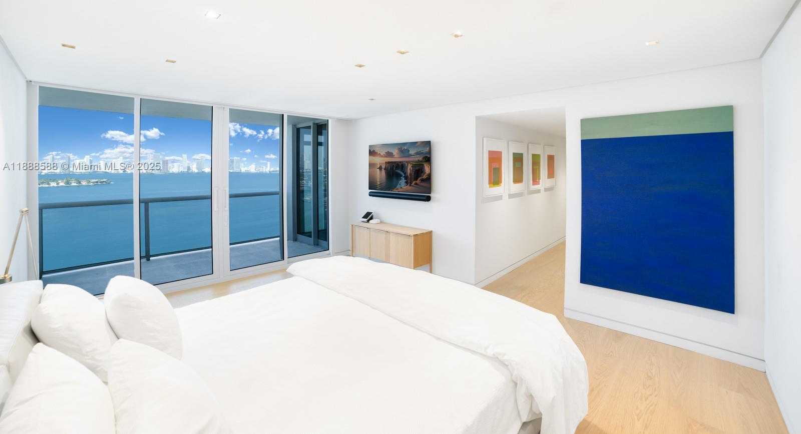 Small Image of 1900 SUNSET HARBOUR DR 2102/4 DR #2102/04/06, Miami Beach Number 12