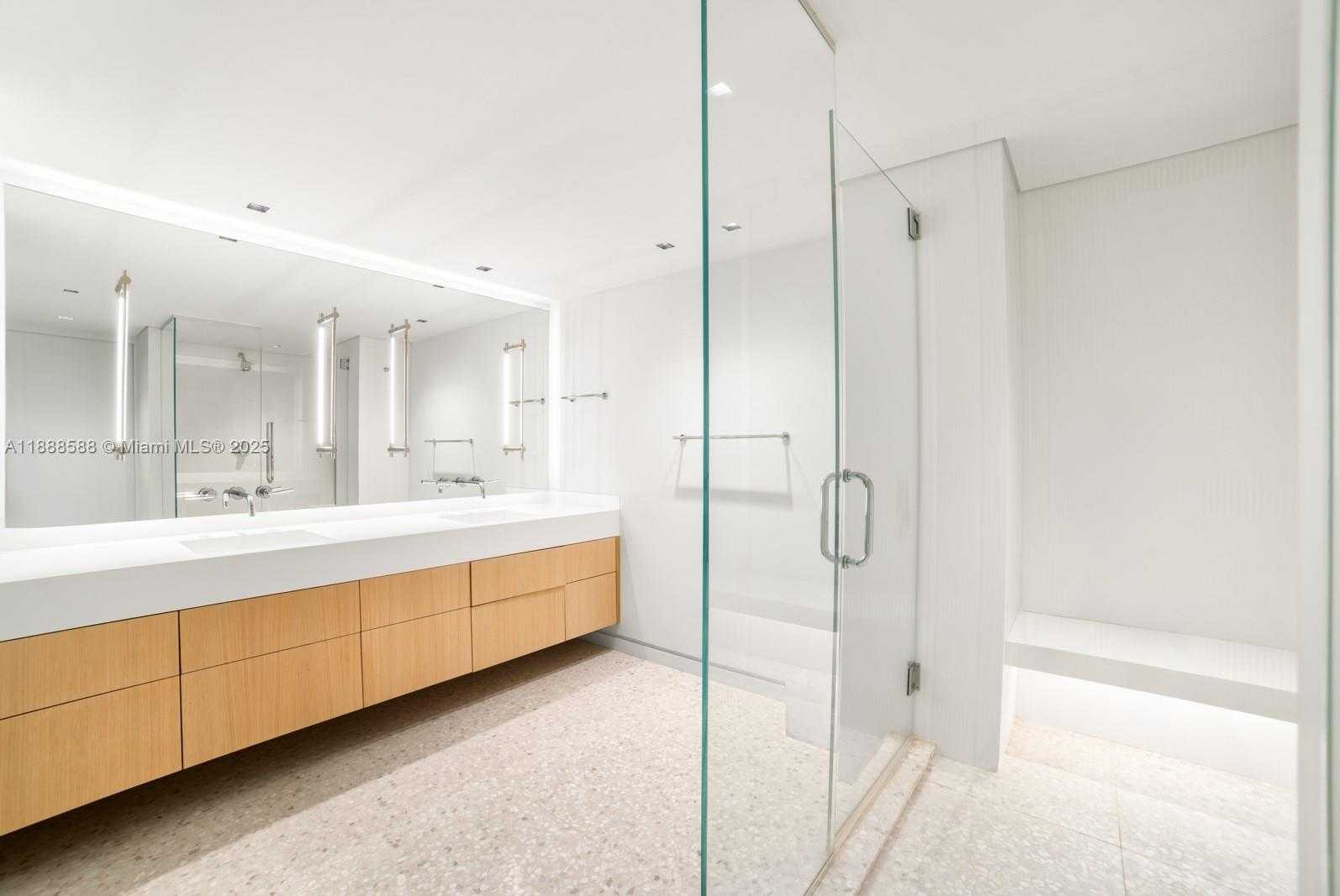Small Image of 1900 SUNSET HARBOUR DR 2102/4 DR #2102/04/06, Miami Beach Number 13