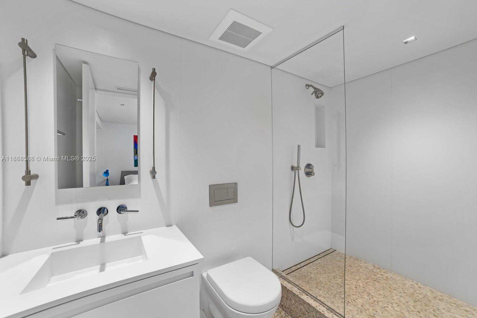 Small Image of 1900 SUNSET HARBOUR DR 2102/4 DR #2102/04/06, Miami Beach Number 19