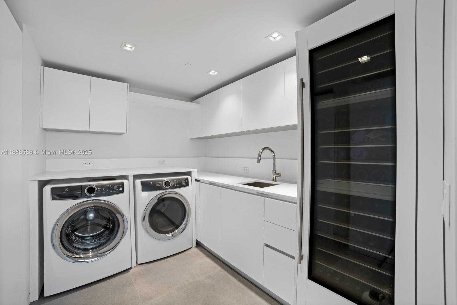 Small Image of 1900 SUNSET HARBOUR DR 2102/4 DR #2102/04/06, Miami Beach Number 23