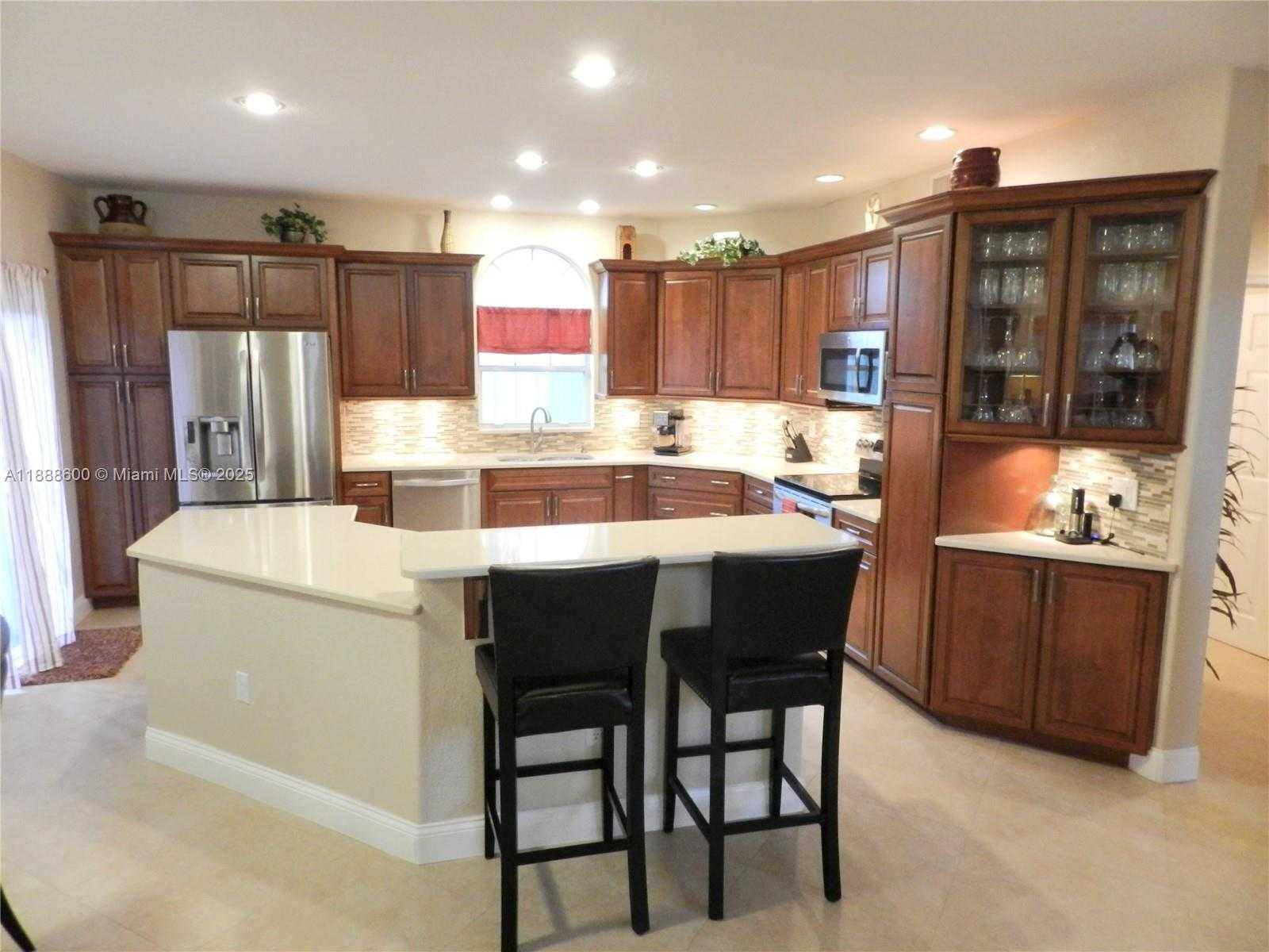 Small Image of 210 LA COSTA CT, Weston Number 12