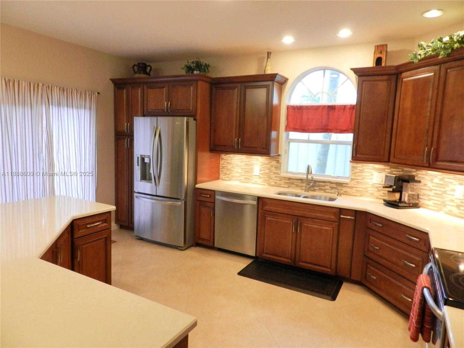 Small Image of 210 LA COSTA CT, Weston Number 13