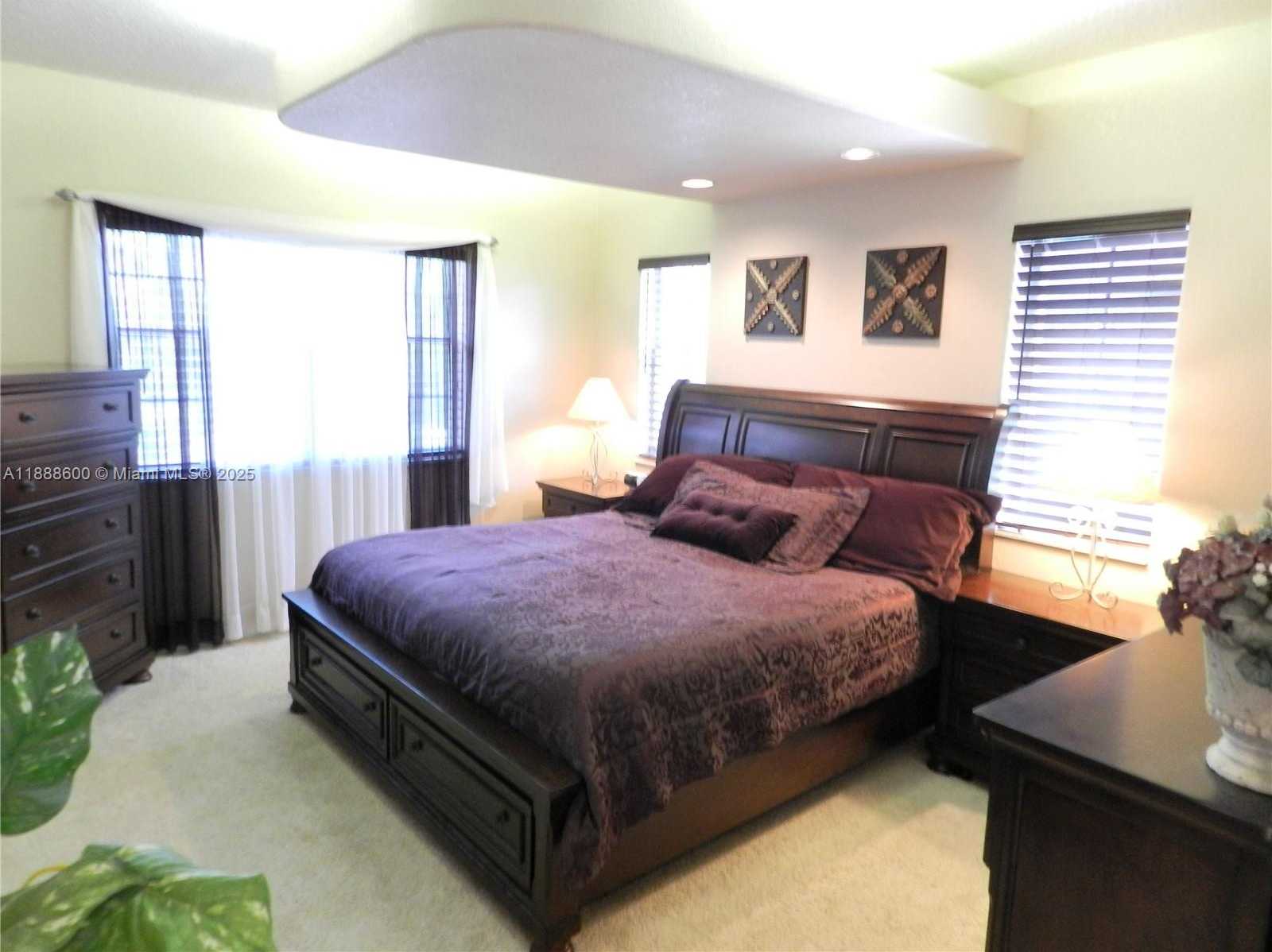 Small Image of 210 LA COSTA CT, Weston Number 20