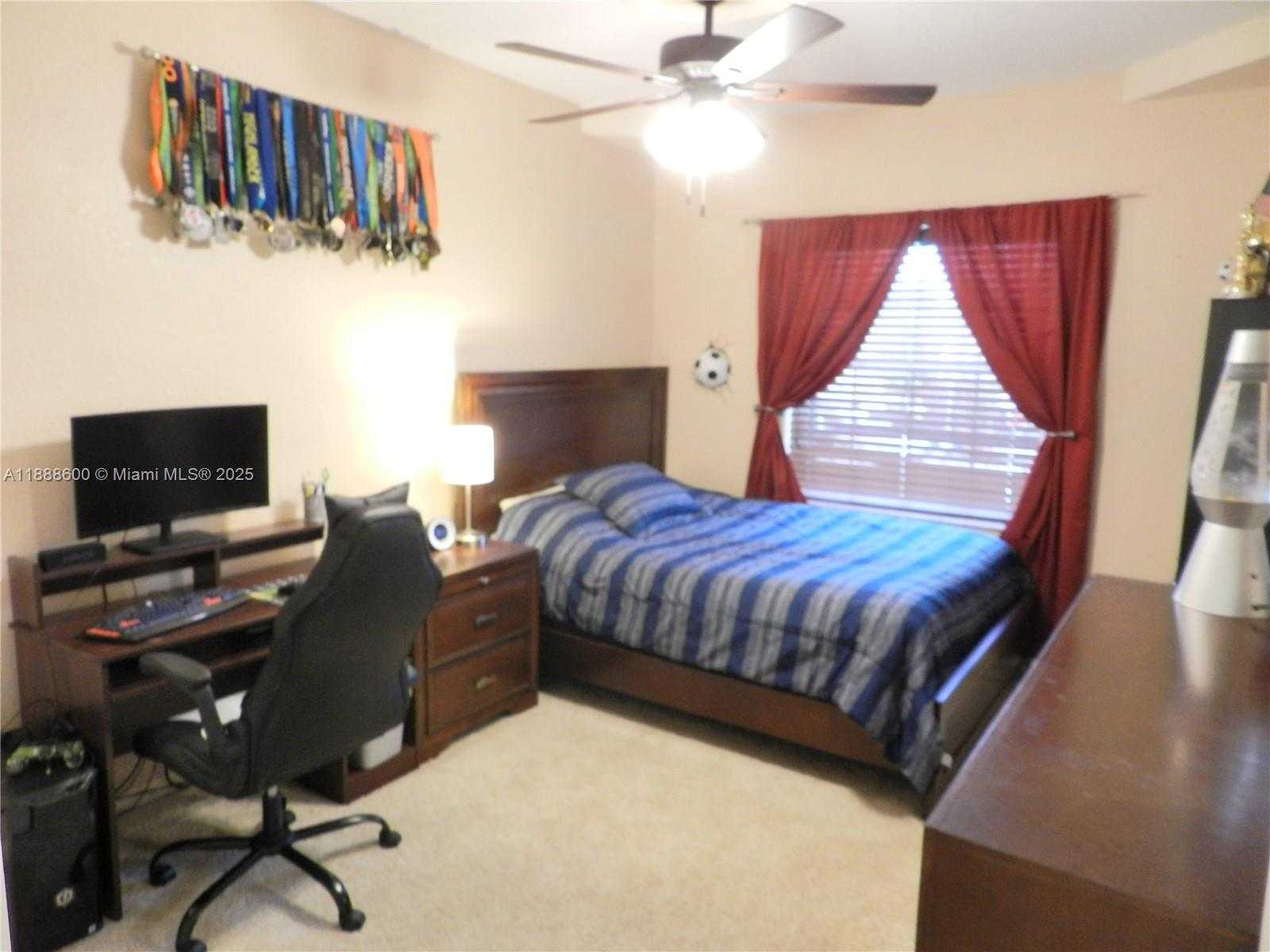 Small Image of 210 LA COSTA CT, Weston Number 25