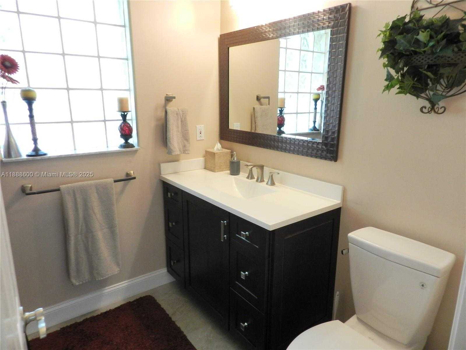Small Image of 210 LA COSTA CT, Weston Number 29