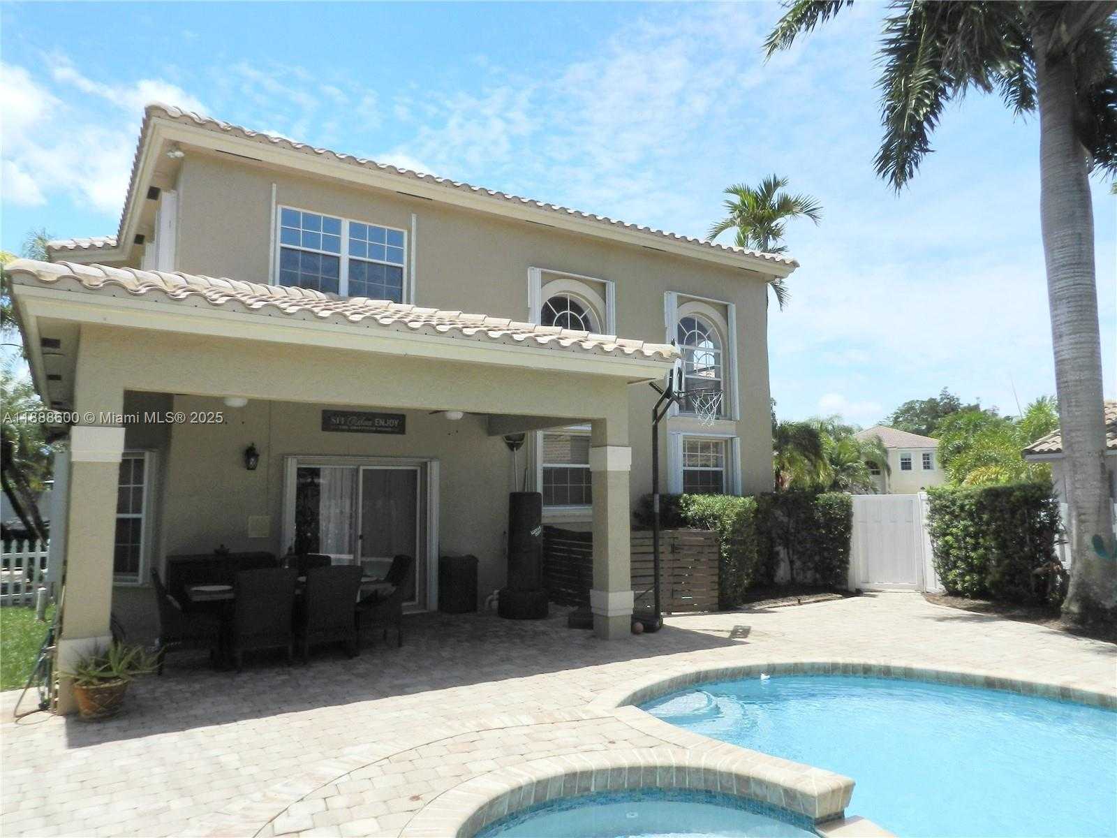 Small Image of 210 LA COSTA CT, Weston Number 31