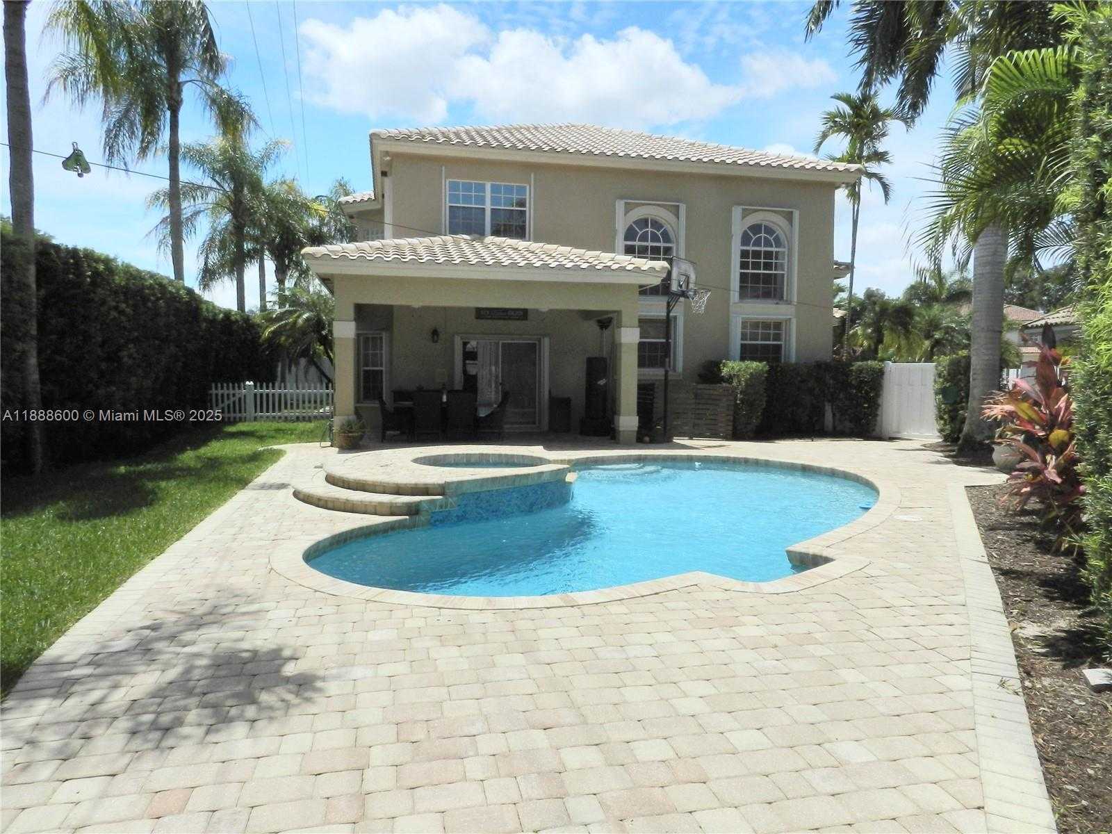 Small Image of 210 LA COSTA CT, Weston Number 35