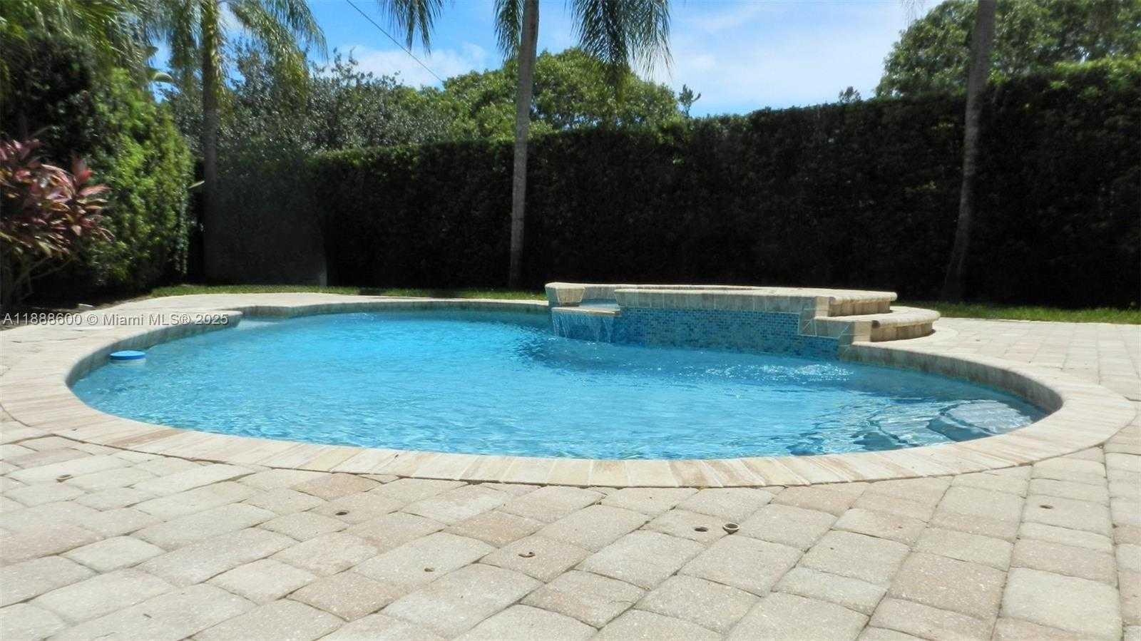 Small Image of 210 LA COSTA CT, Weston Number 36