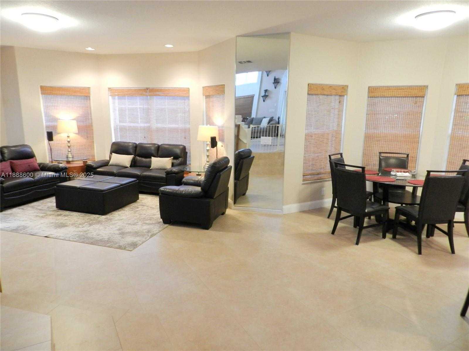 Small Image of 210 LA COSTA CT, Weston Number 9
