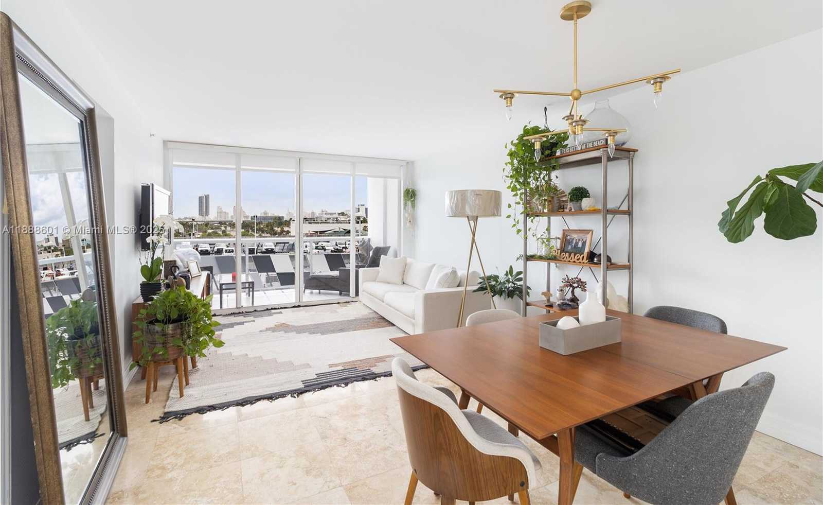 Small Image of 1800 SUNSET HARBOUR DR #809, Miami Beach Number 3