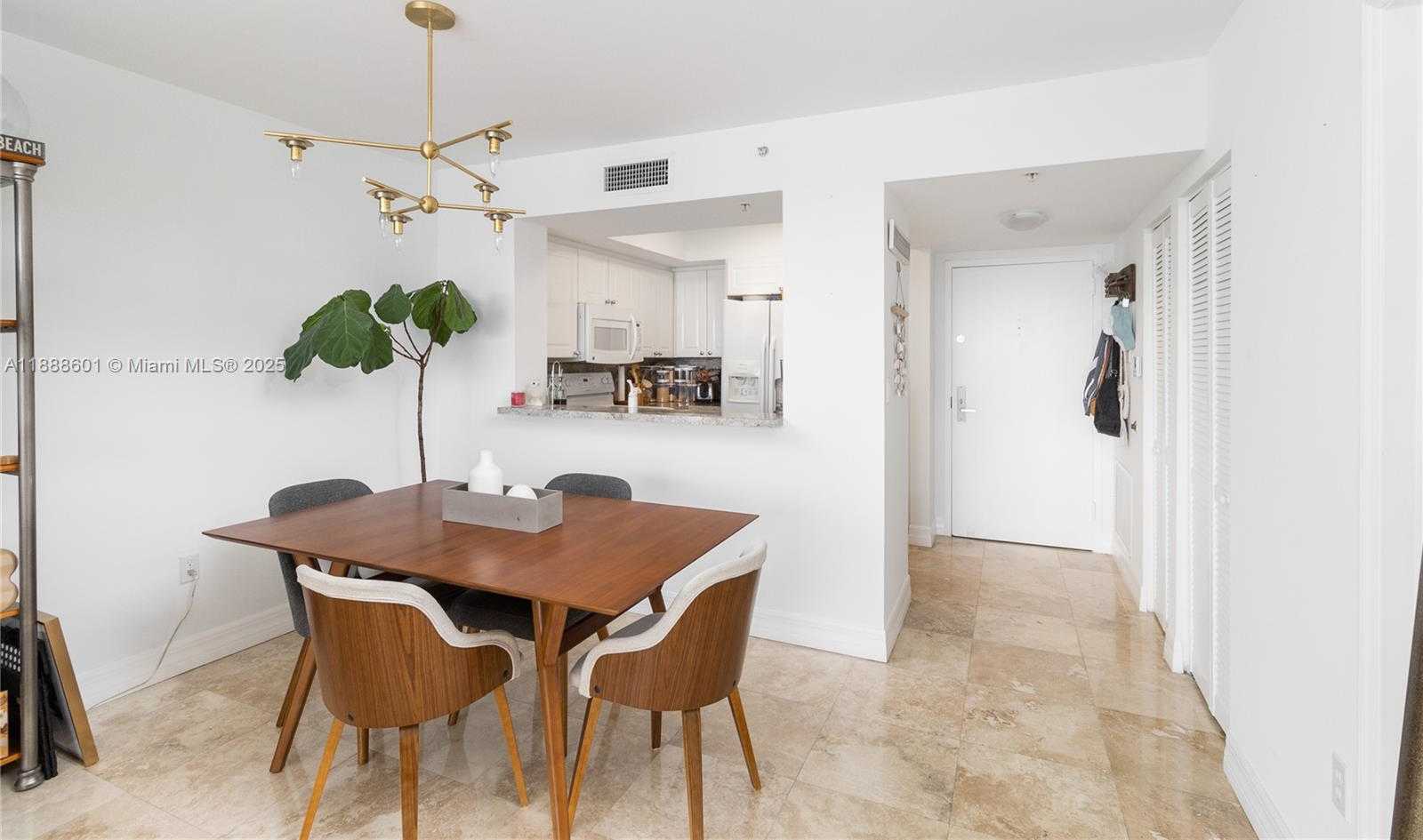 Small Image of 1800 SUNSET HARBOUR DR #809, Miami Beach Number 4