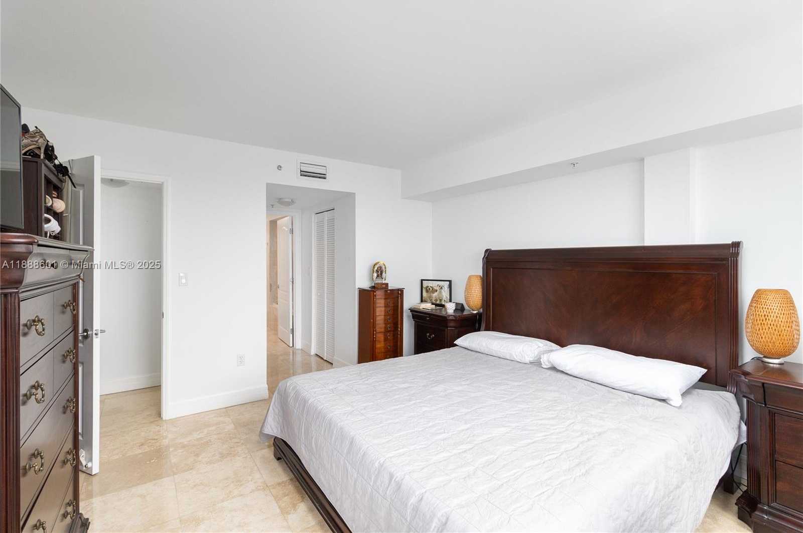 Small Image of 1800 SUNSET HARBOUR DR #809, Miami Beach Number 5