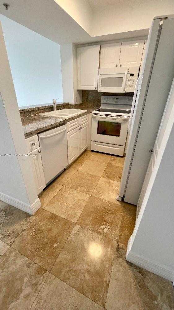 Small Image of 1800 SUNSET HARBOUR DR #809, Miami Beach Number 8