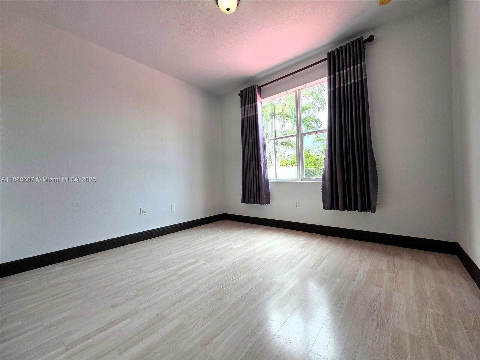 Small Image of 14843 SOUTH WEST 24TH ST, Miami Number 12