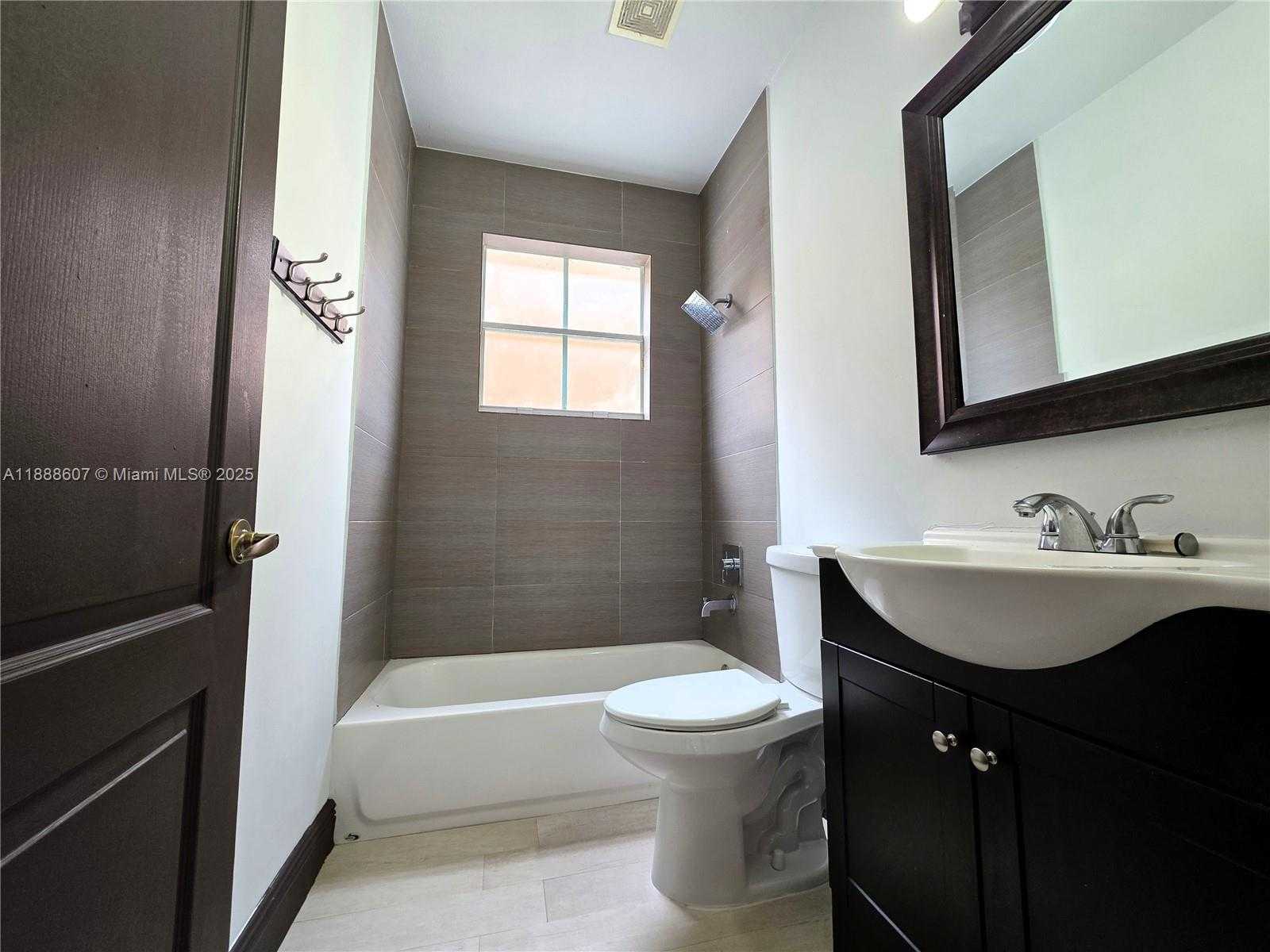 Small Image of 14843 SOUTH WEST 24TH ST, Miami Number 13