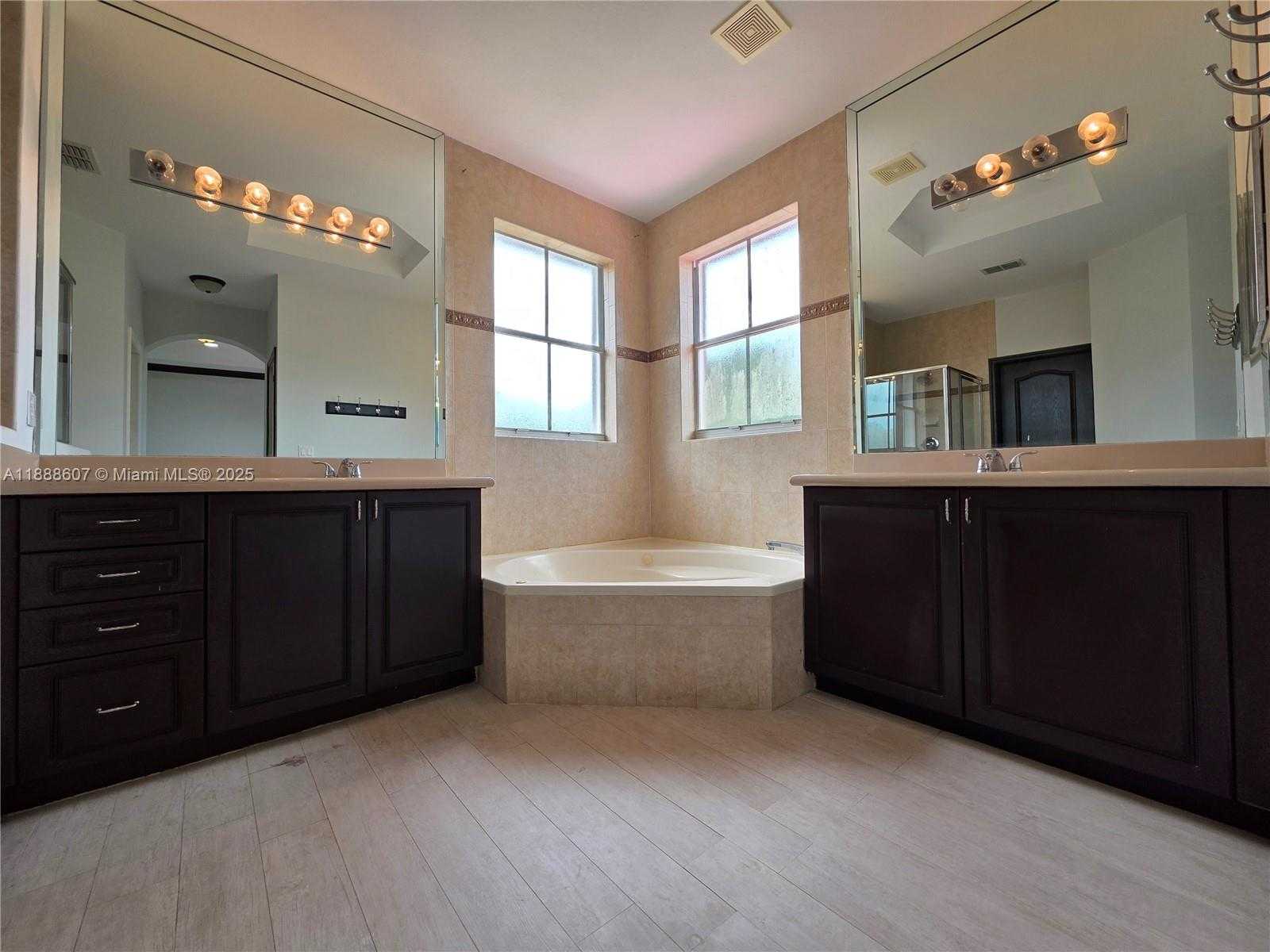 Small Image of 14843 SOUTH WEST 24TH ST, Miami Number 15