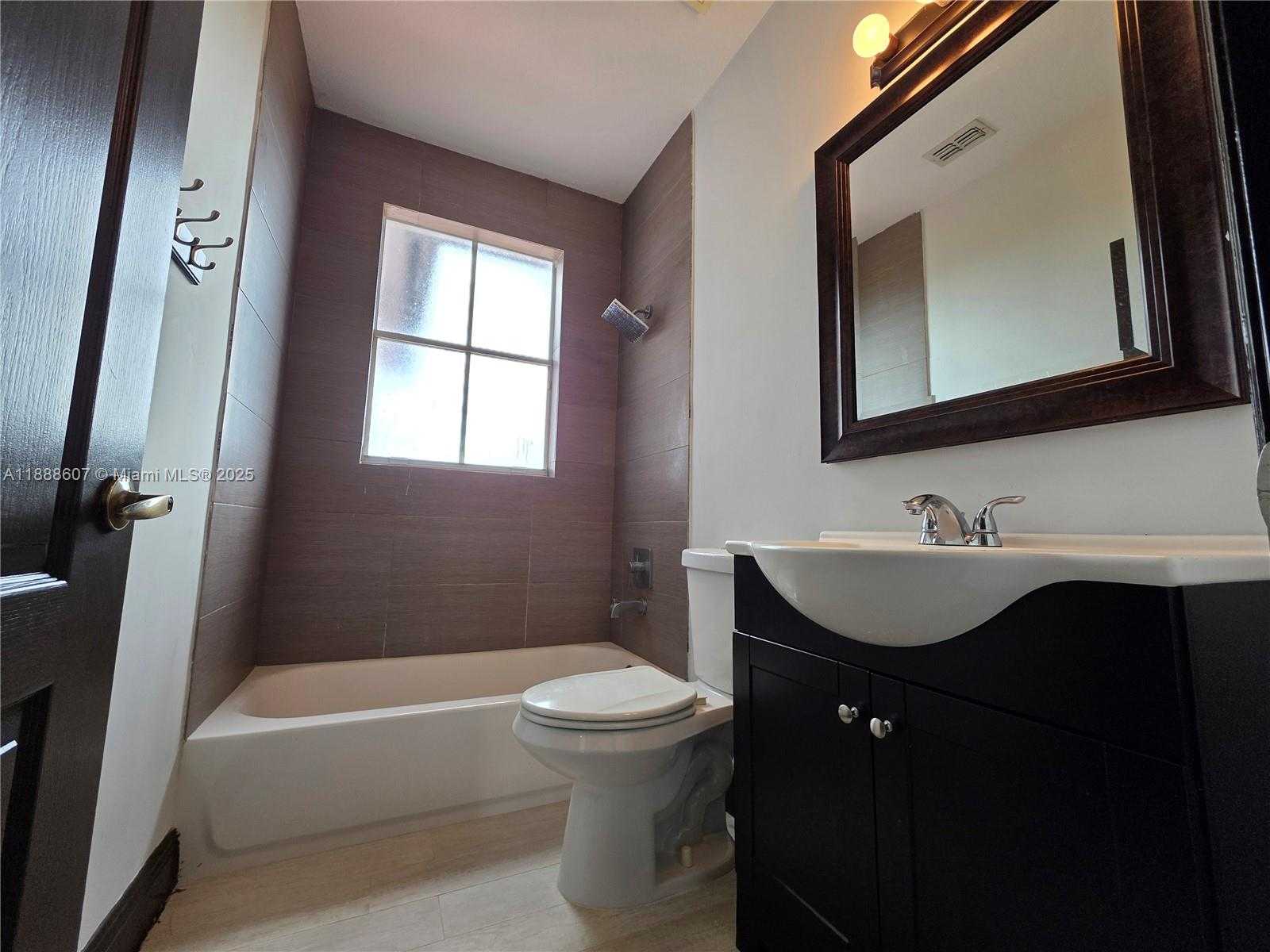 Small Image of 14843 SOUTH WEST 24TH ST, Miami Number 19