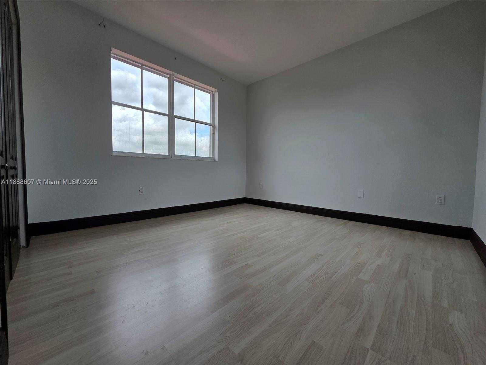 Small Image of 14843 SOUTH WEST 24TH ST, Miami Number 20