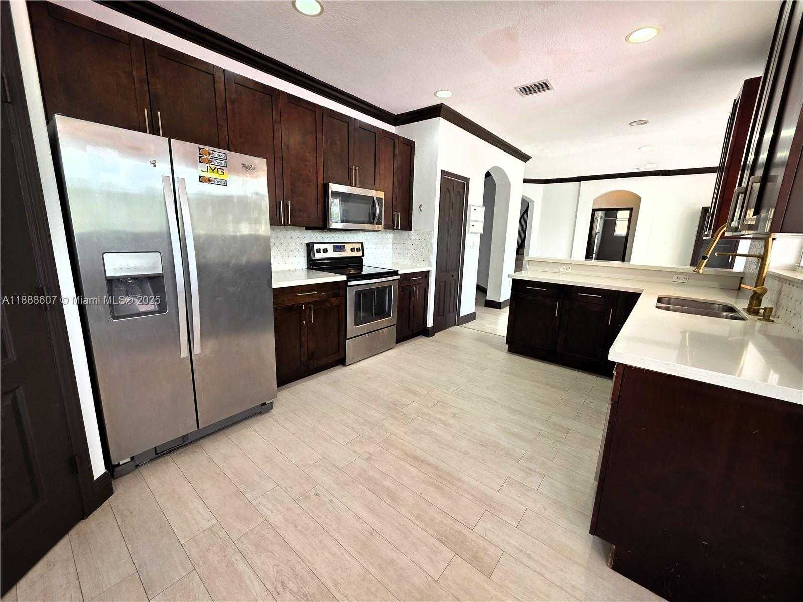 Small Image of 14843 SOUTH WEST 24TH ST, Miami Number 6