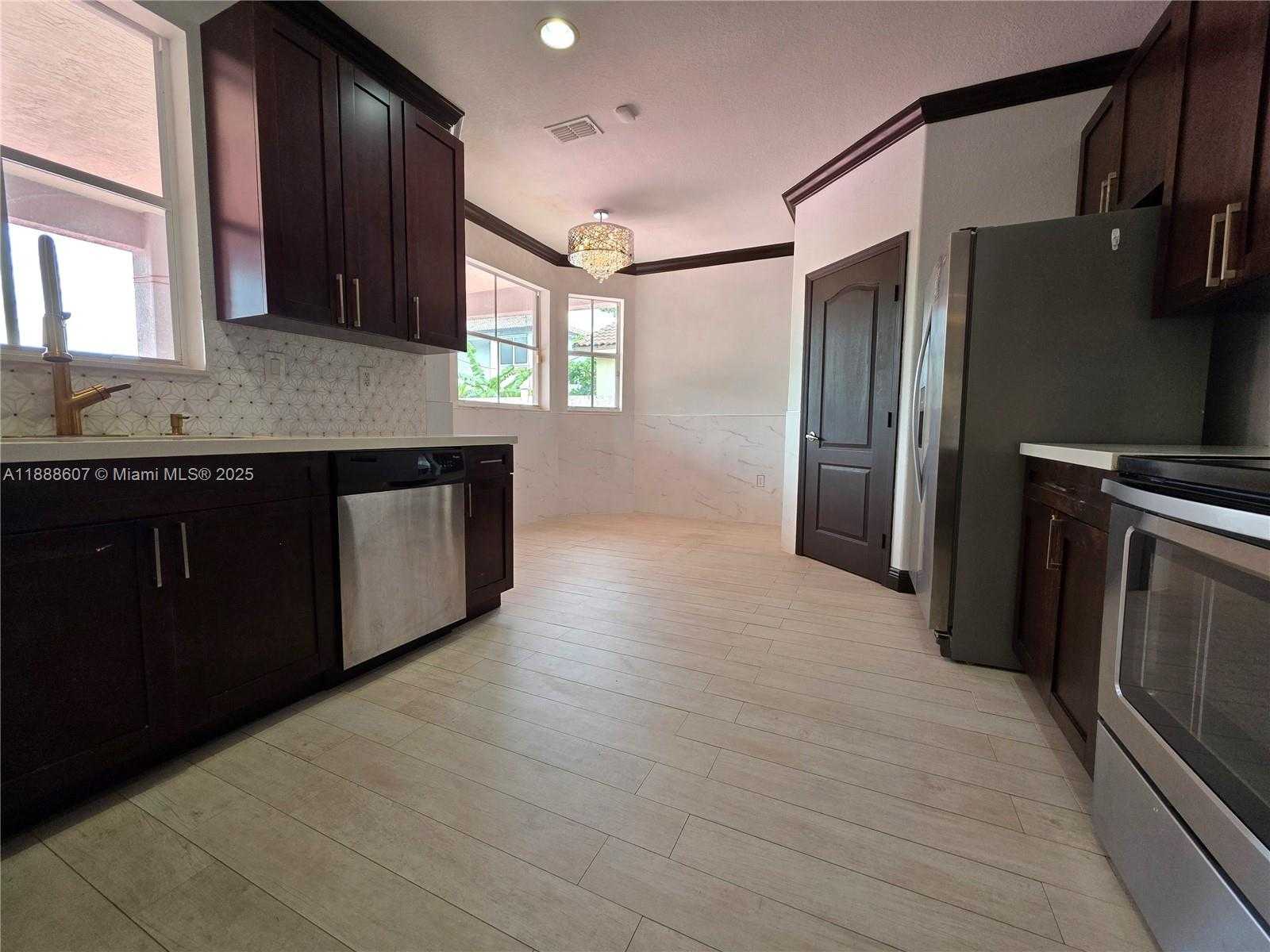Small Image of 14843 SOUTH WEST 24TH ST, Miami Number 8
