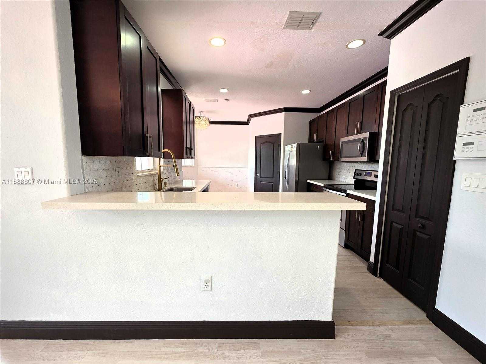 Small Image of 14843 SOUTH WEST 24TH ST, Miami Number 9