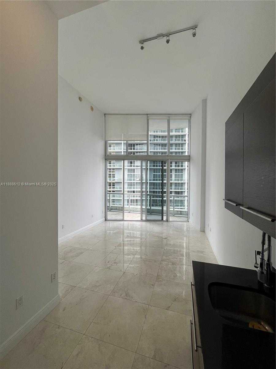 Small Image of 495 BRICKELL AVE #4106, Miami Number 7