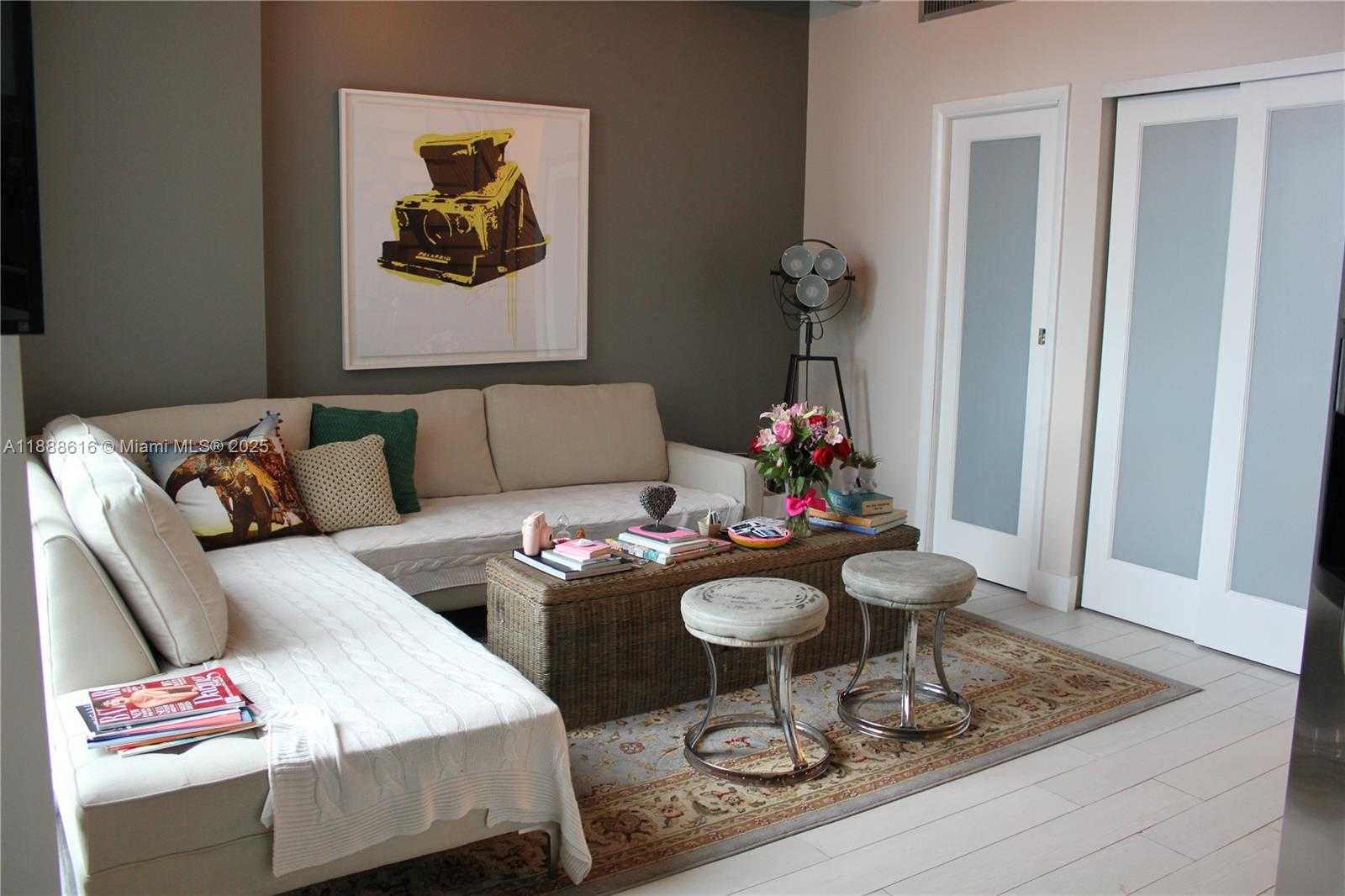 Small Image of 690 SOUTH WEST 1ST CT #2327, Miami Number 13