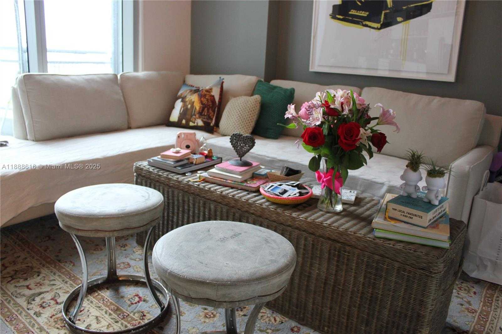 Small Image of 690 SOUTH WEST 1ST CT #2327, Miami Number 14