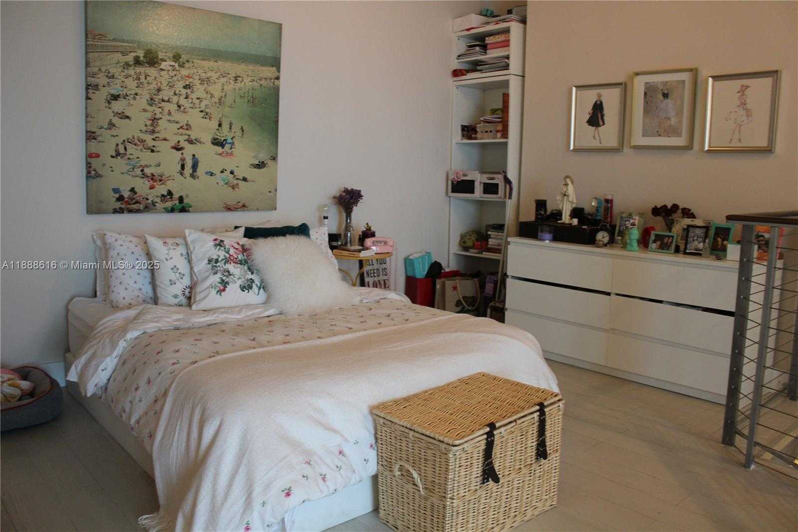 Small Image of 690 SOUTH WEST 1ST CT #2327, Miami Number 18