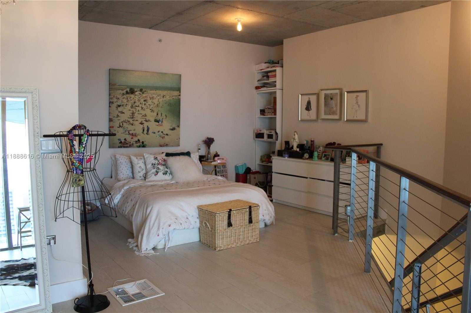 Small Image of 690 SOUTH WEST 1ST CT #2327, Miami Number 19