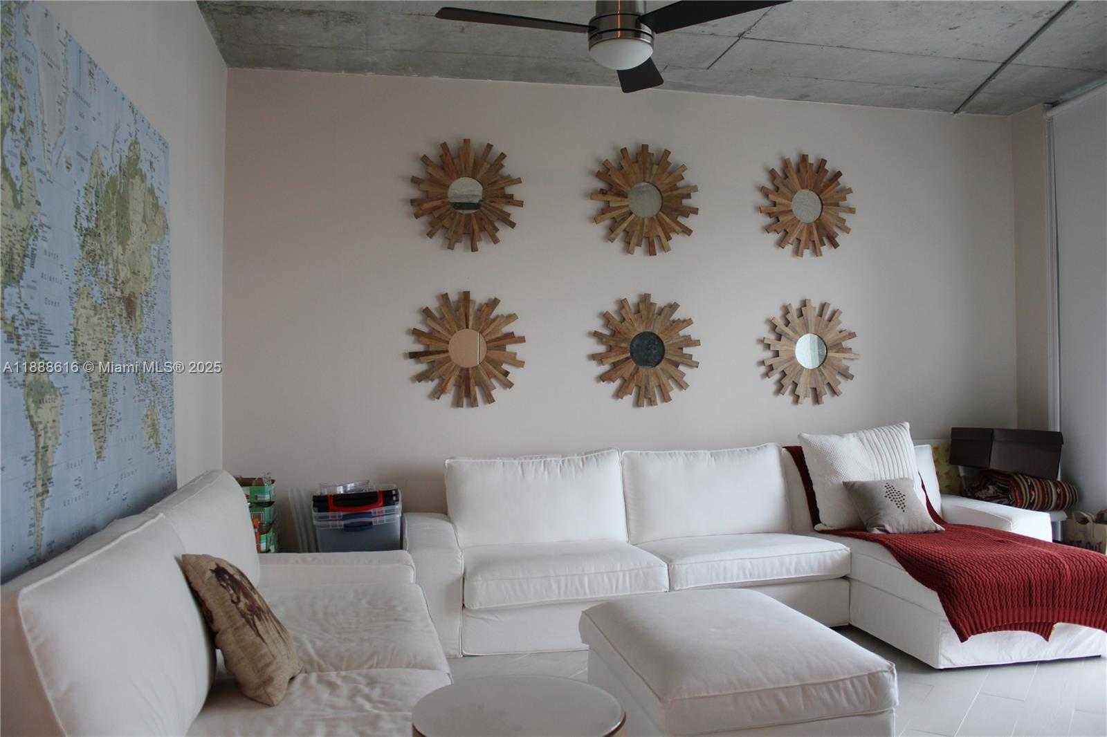 Small Image of 690 SOUTH WEST 1ST CT #2327, Miami Number 22