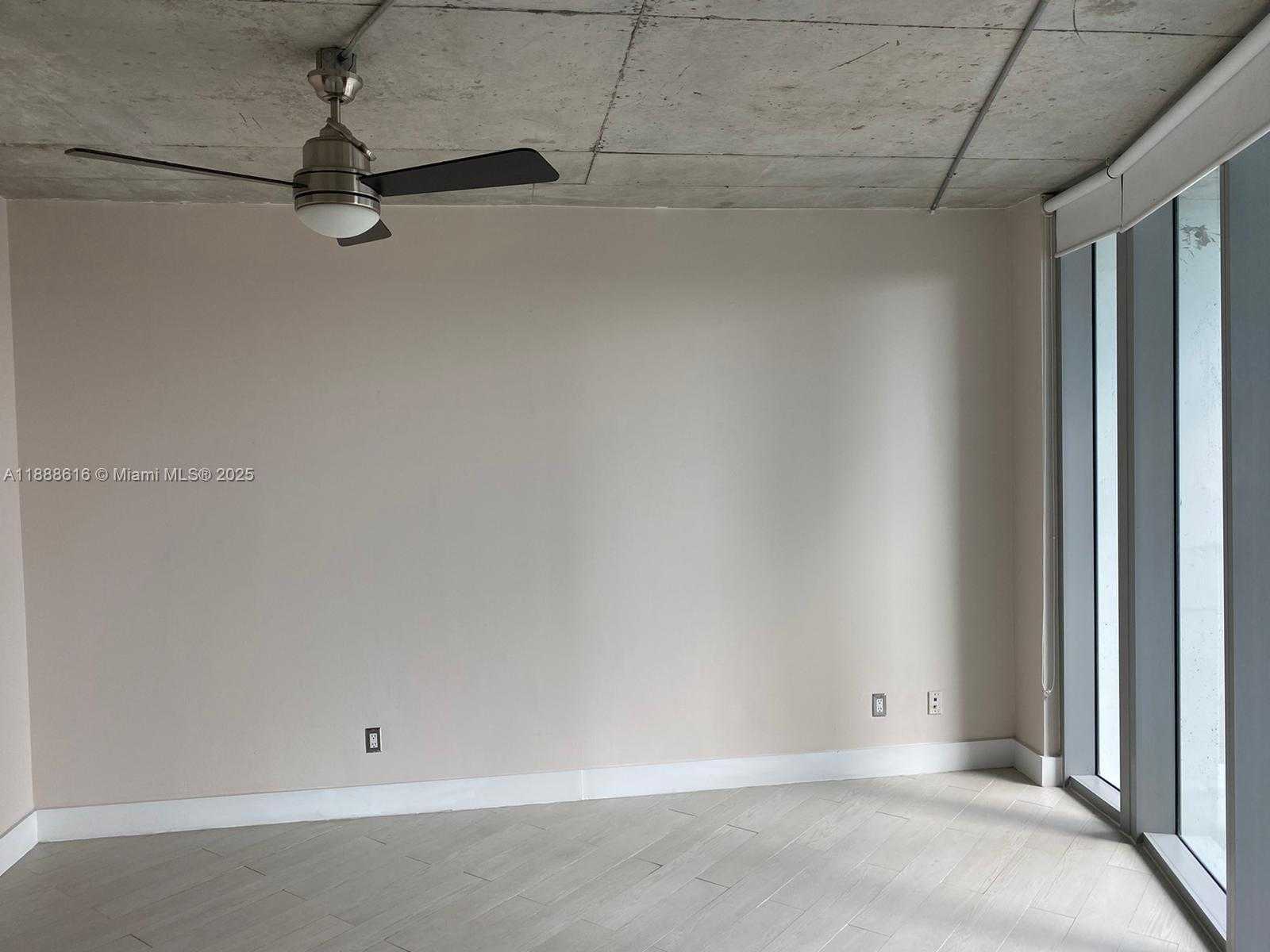 Small Image of 690 SOUTH WEST 1ST CT #2327, Miami Number 24