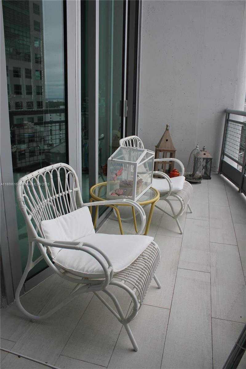 Small Image of 690 SOUTH WEST 1ST CT #2327, Miami Number 26