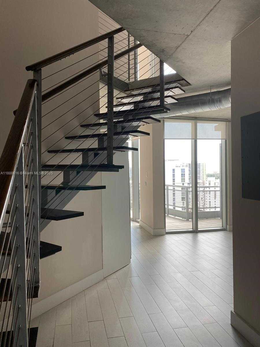 Small Image of 690 SOUTH WEST 1ST CT #2327, Miami Number 3