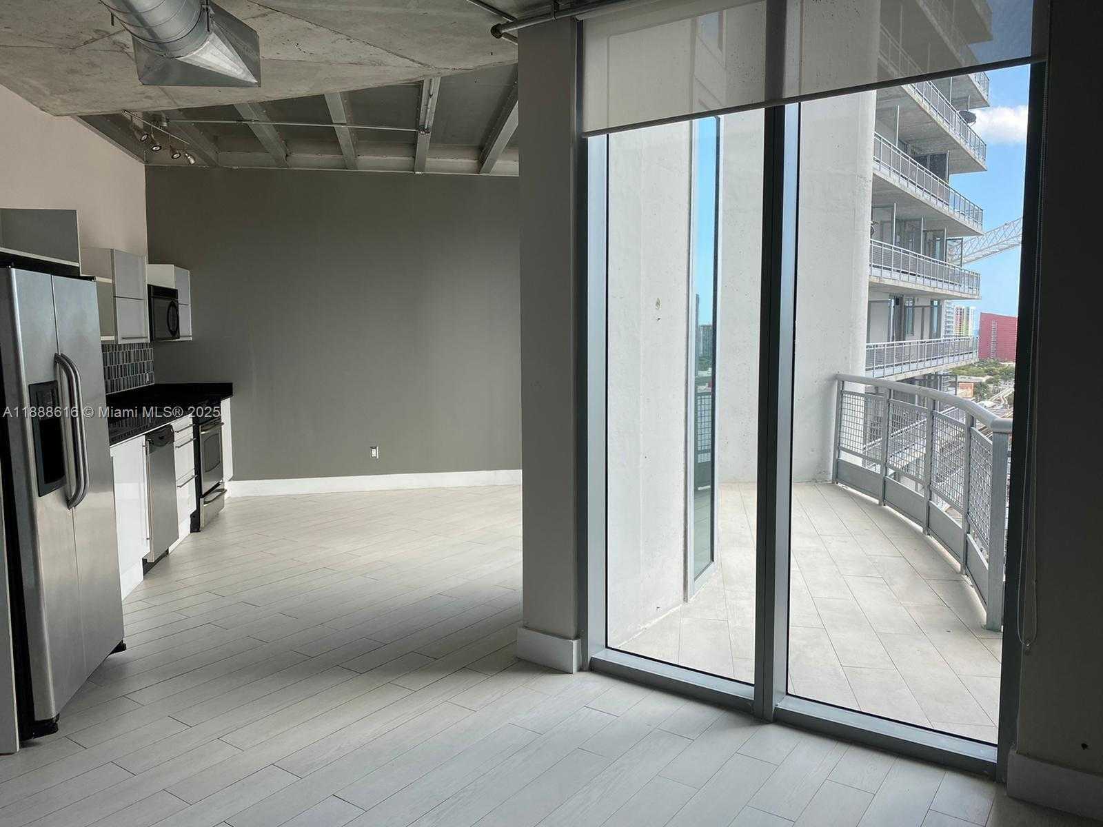 Small Image of 690 SOUTH WEST 1ST CT #2327, Miami Number 4