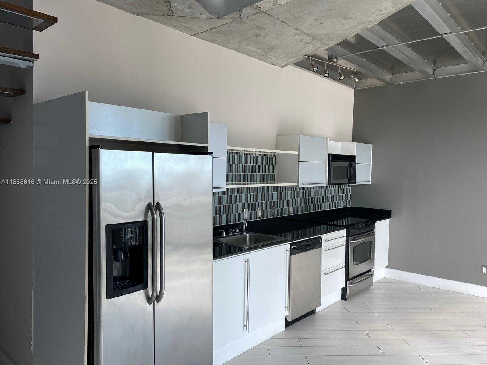 Small Image of 690 SOUTH WEST 1ST CT #2327, Miami Number 5