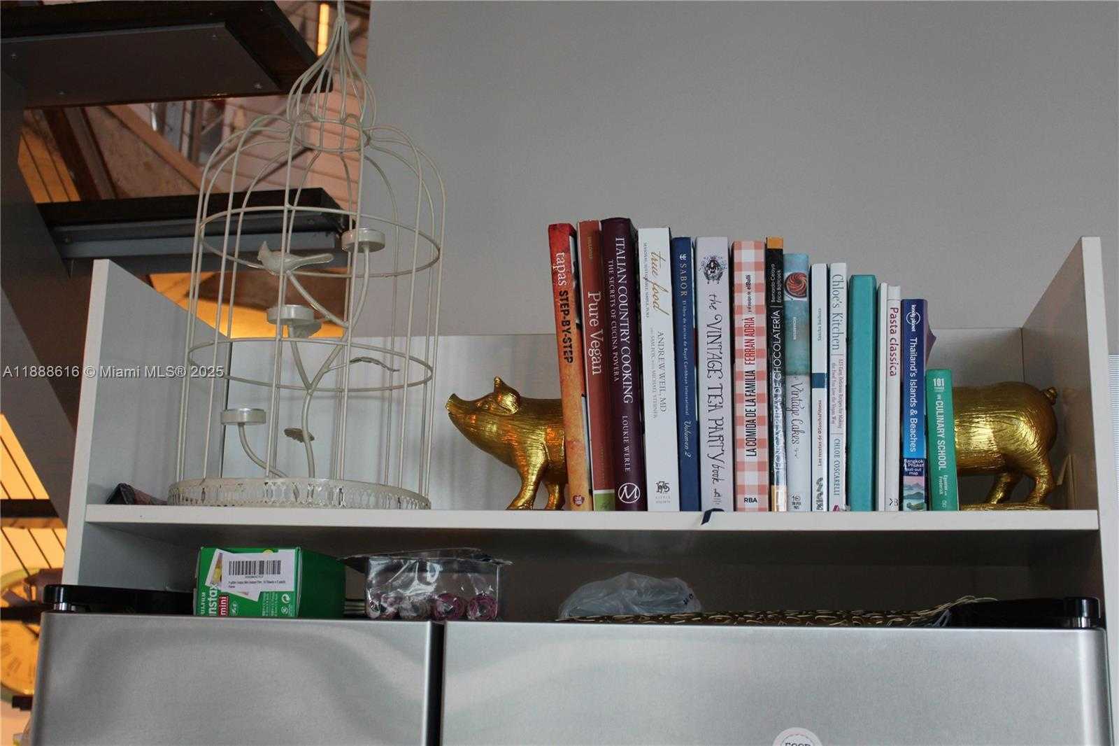 Small Image of 690 SOUTH WEST 1ST CT #2327, Miami Number 6