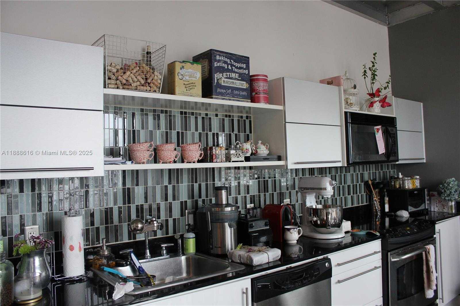 Small Image of 690 SOUTH WEST 1ST CT #2327, Miami Number 7