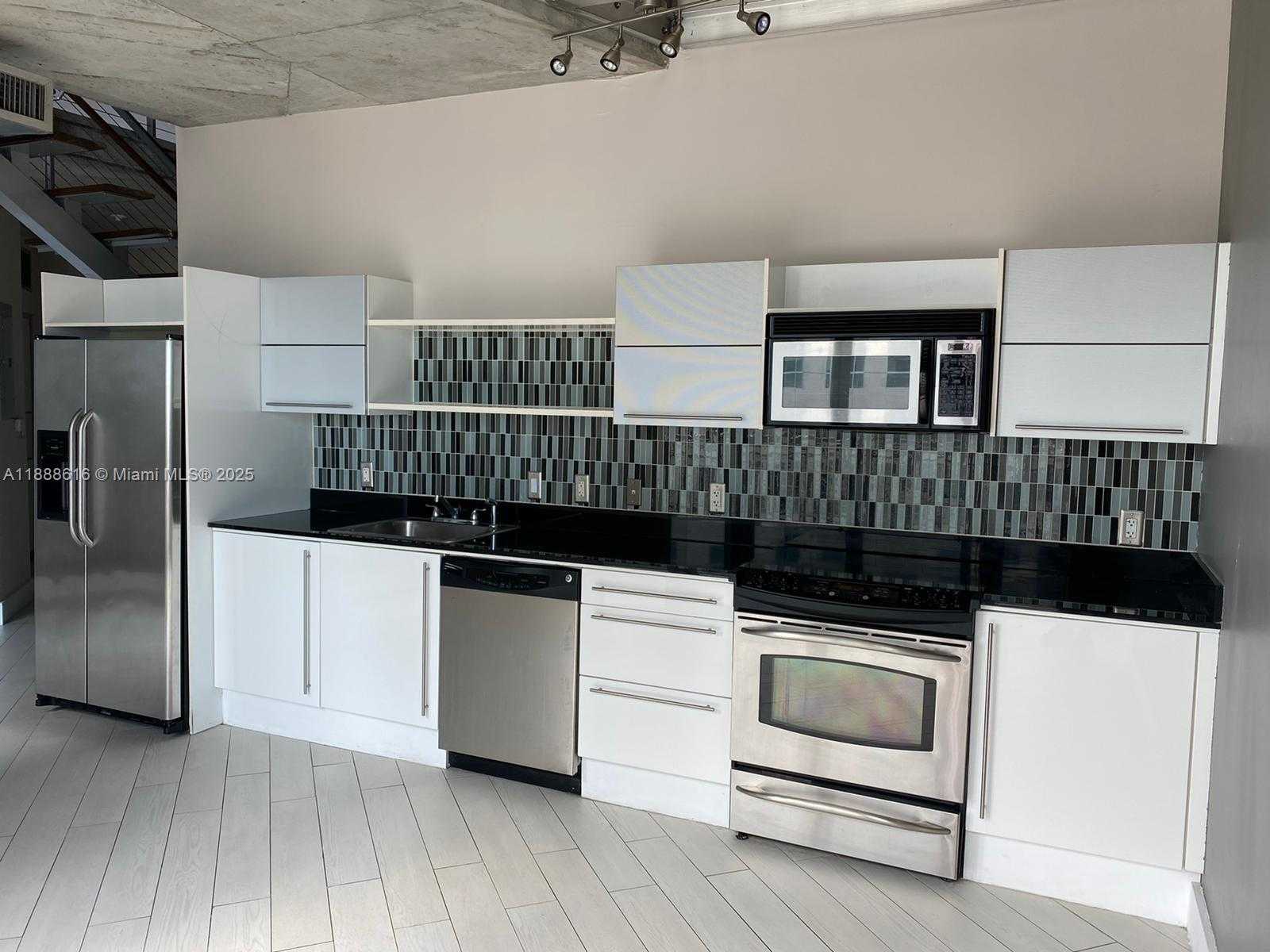 Small Image of 690 SOUTH WEST 1ST CT #2327, Miami Number 8