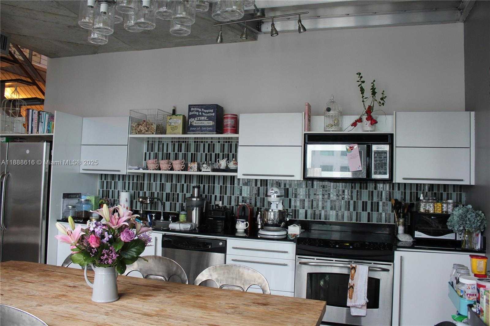 Small Image of 690 SOUTH WEST 1ST CT #2327, Miami Number 9