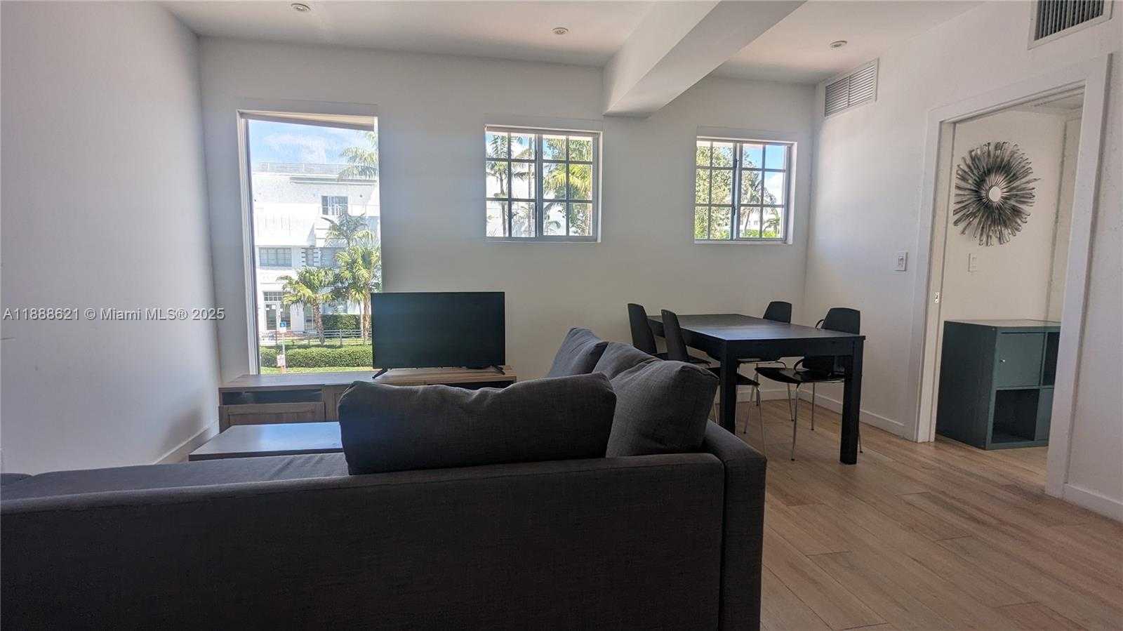 Small Image of 700 16TH ST #202, Miami Beach Number 2