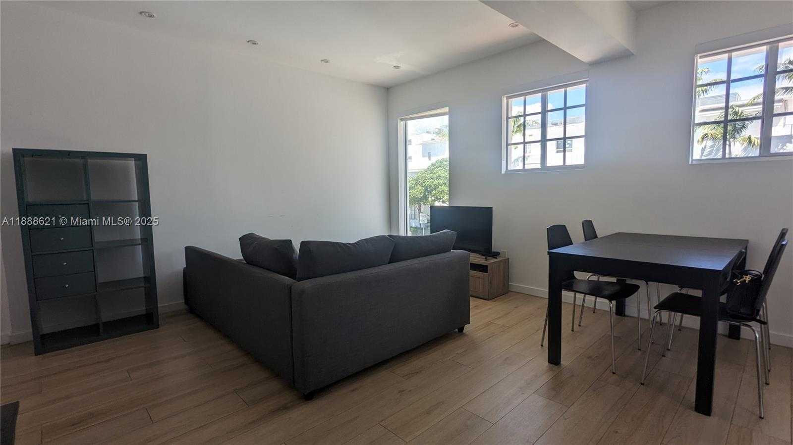 Small Image of 700 16TH ST #202, Miami Beach Number 3